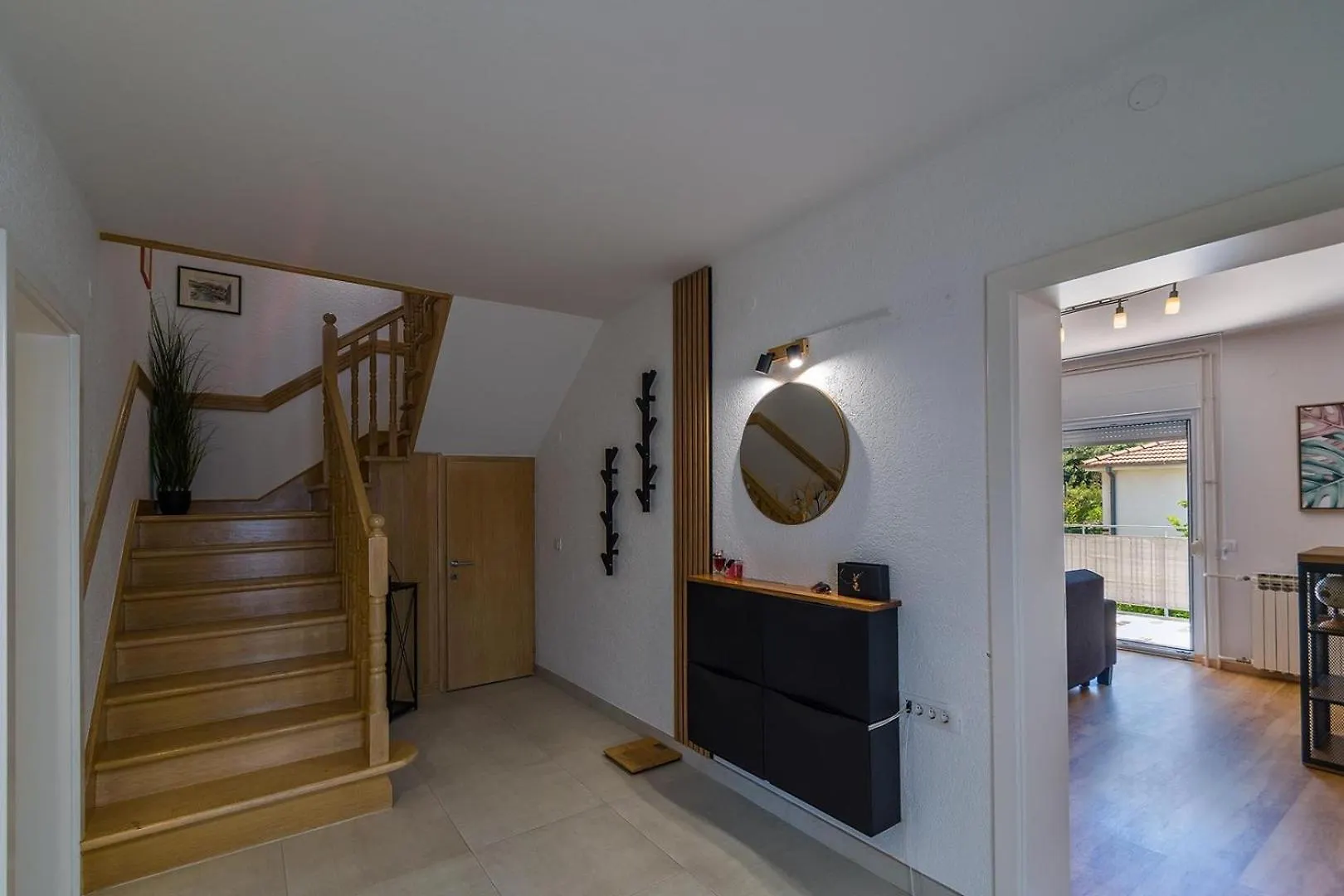 פולה Villa Suton